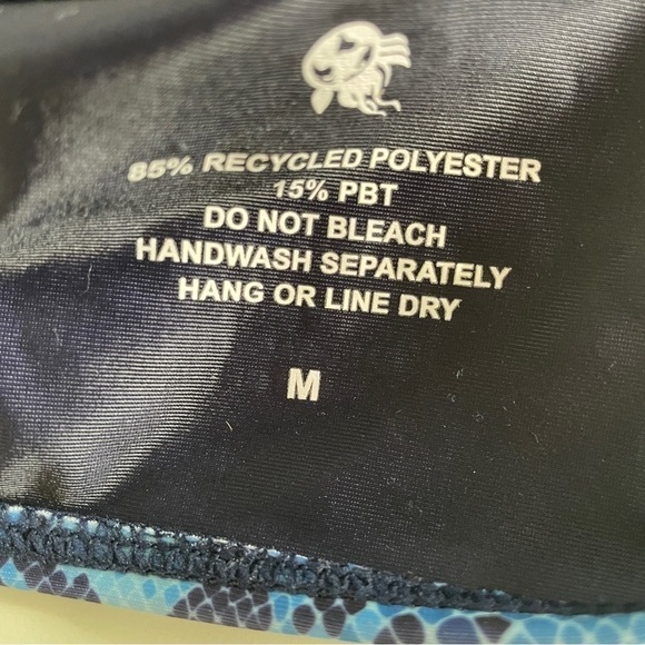 E-ko Beach Life NWT Recycled Snake Print Blue Open back bikini top Strappy M - Picture 6 of 6